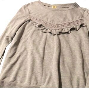 True Craft size medium grey top lace accents